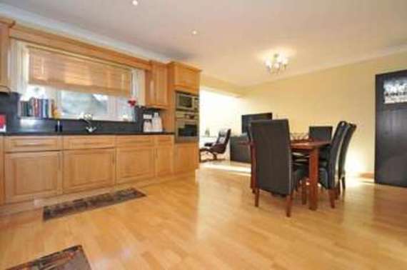 4 bedroom Detached t...